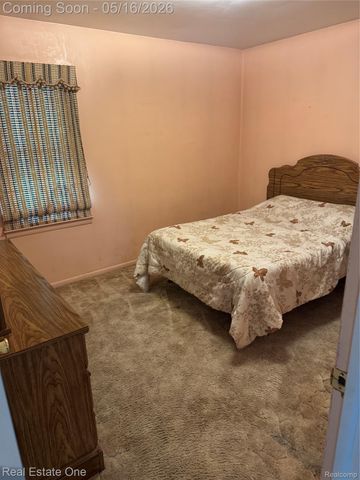 4865 Ross Drive, Waterford Charter Township, MI 48328