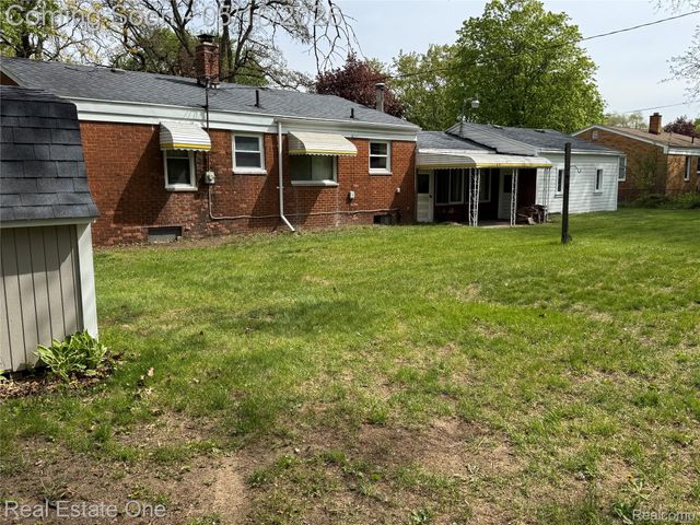 4865 Ross Drive, Waterford Charter Township, MI 48328