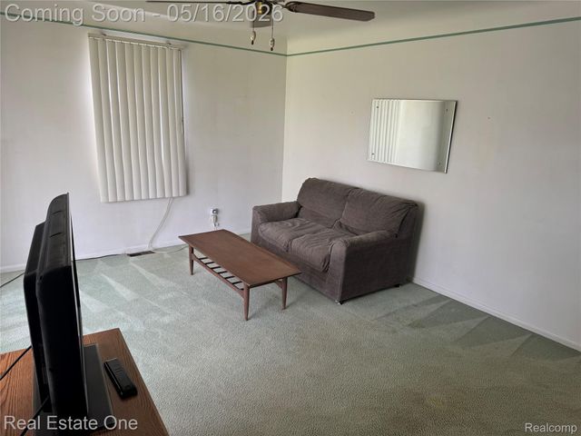 4865 Ross Drive, Waterford Charter Township, MI 48328