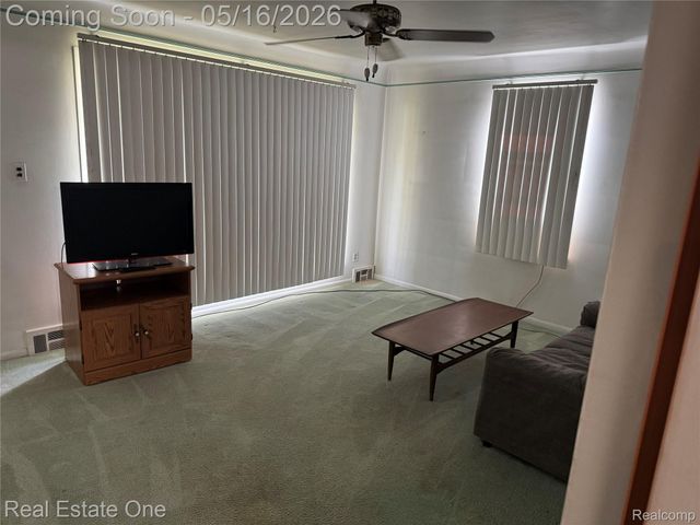 4865 Ross Drive, Waterford Charter Township, MI 48328