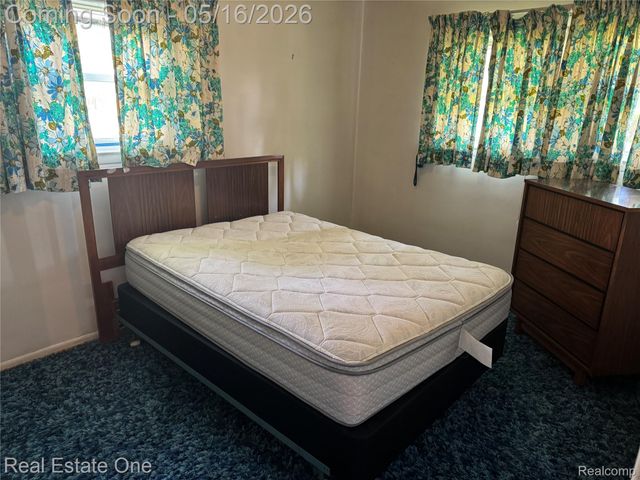 4865 Ross Drive, Waterford Charter Township, MI 48328