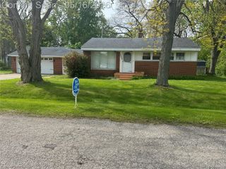 4865 Ross Drive, Waterford Charter Township, MI 48328