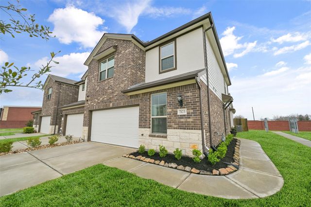 7123 Elgin Street, Pearland, TX 77584