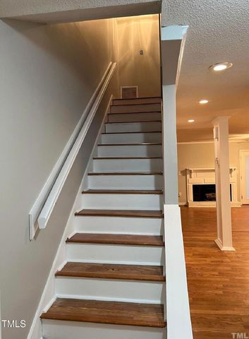 10 Willow Bridge Drive, Durham, NC 27707