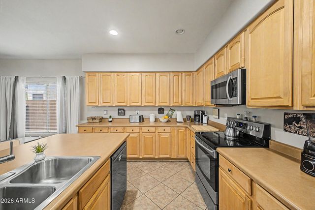 17399 W YAVAPAI Street, Goodyear, AZ 85338