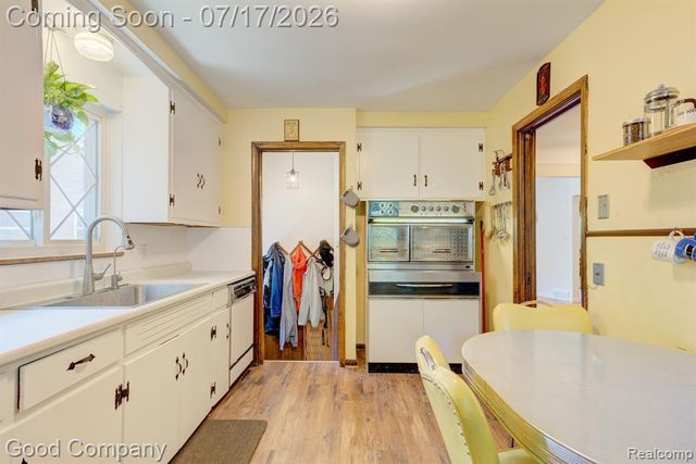 24310 Manistee Street, Oak Park, MI 48237