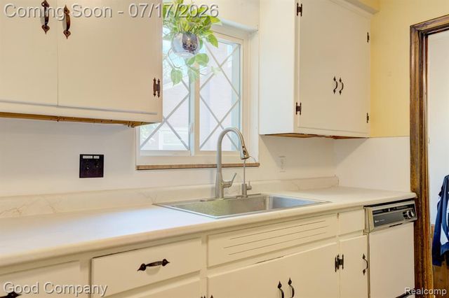 24310 Manistee Street, Oak Park, MI 48237