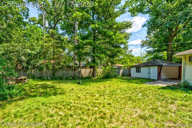 24310 Manistee Street, Oak Park, MI 48237