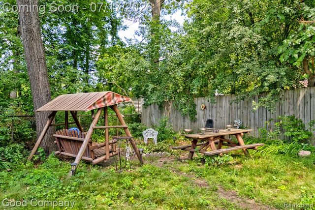 24310 Manistee Street, Oak Park, MI 48237