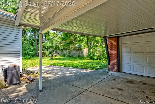24310 Manistee Street, Oak Park, MI 48237