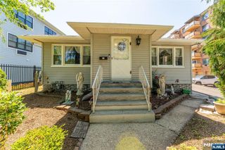 72 Clarendon Place, Hackensack, NJ 07601