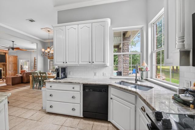 31 Gleneagle Drive, Cabot, AR 72023