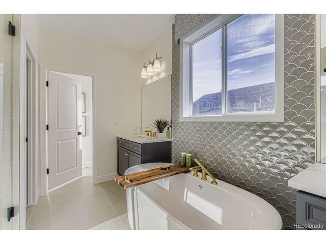 46427 Heritage Ave, Bennett, CO 80102