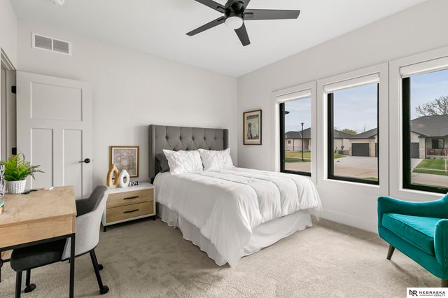 8819 Appaloosa Lane, Lincoln, NE 68520