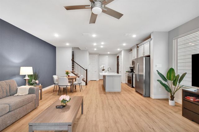 119 E 43rd Street B, Houston, TX 77018