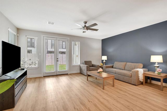 119 E 43rd Street B, Houston, TX 77018