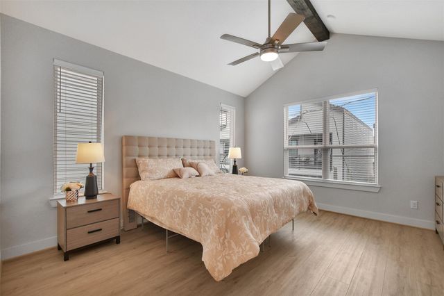 119 E 43rd Street B, Houston, TX 77018