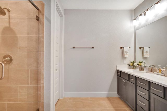 119 E 43rd Street B, Houston, TX 77018