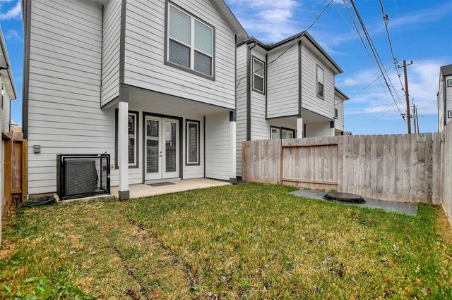 119 E 43rd Street B, Houston, TX 77018