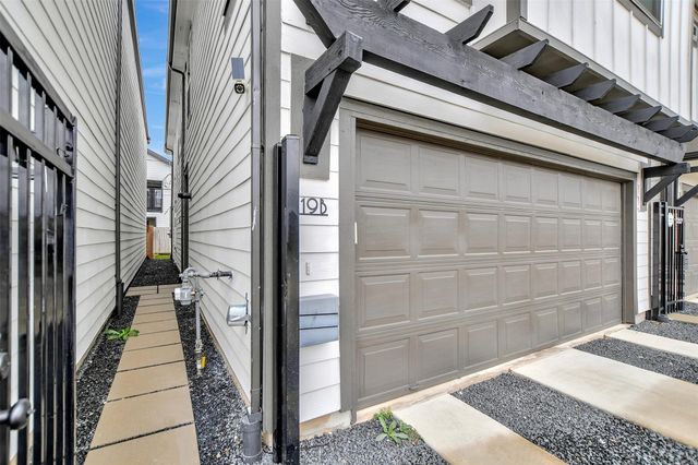 119 E 43rd Street B, Houston, TX 77018