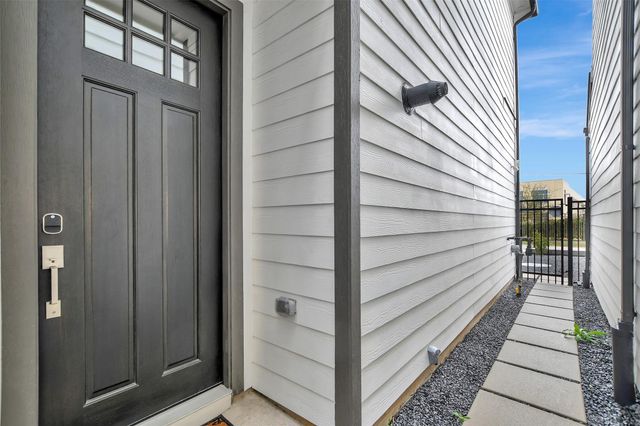 119 E 43rd Street B, Houston, TX 77018