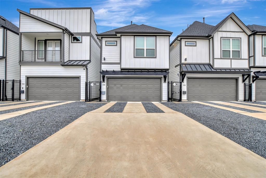 119 E 43rd Street B, Houston, TX 77018