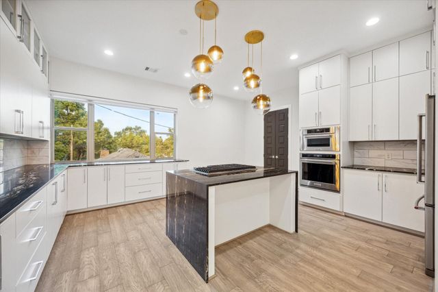 710 Stanford Street C, Houston, TX 77019