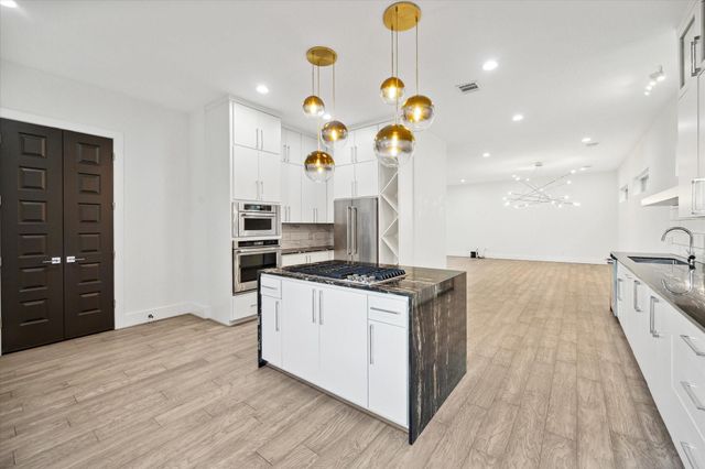 710 Stanford Street C, Houston, TX 77019