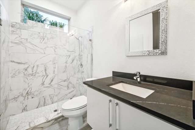 710 Stanford Street C, Houston, TX 77019