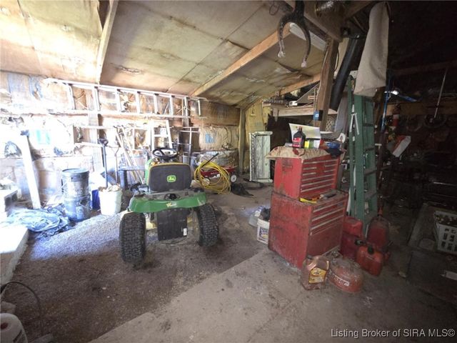 41 Rural Street, Austin, IN 47102