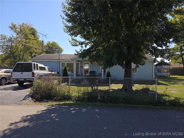 41 Rural Street, Austin, IN 47102