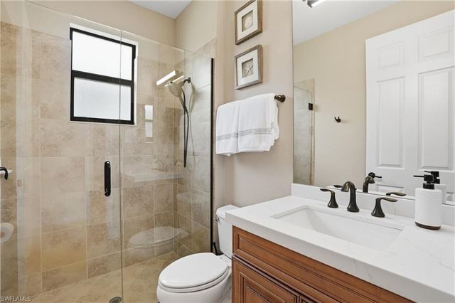 3058 Aviamar CIR, Naples, FL 34114