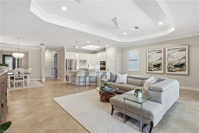 3058 Aviamar CIR, Naples, FL 34114