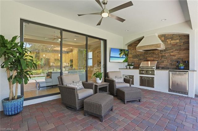 3058 Aviamar CIR, Naples, FL 34114