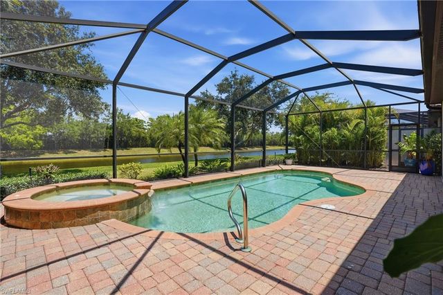 3058 Aviamar CIR, Naples, FL 34114
