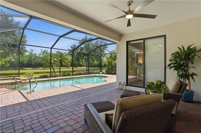 3058 Aviamar CIR, Naples, FL 34114