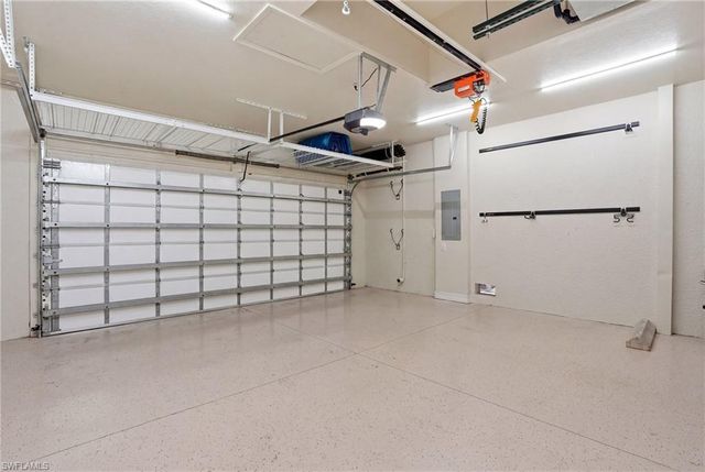 3058 Aviamar CIR, Naples, FL 34114