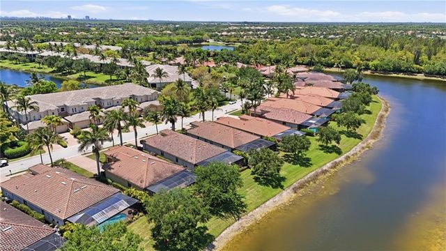 3058 Aviamar CIR, Naples, FL 34114