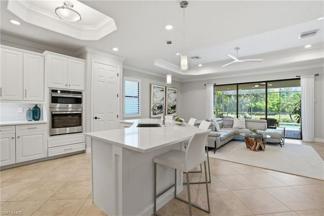 3058 Aviamar CIR, Naples, FL 34114