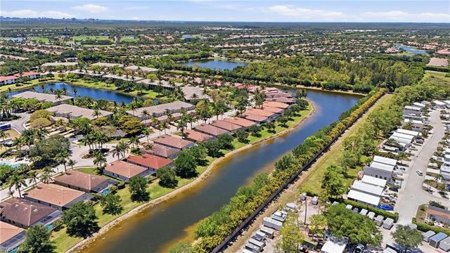 3058 Aviamar CIR, Naples, FL 34114
