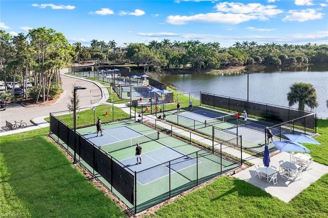 3058 Aviamar CIR, Naples, FL 34114
