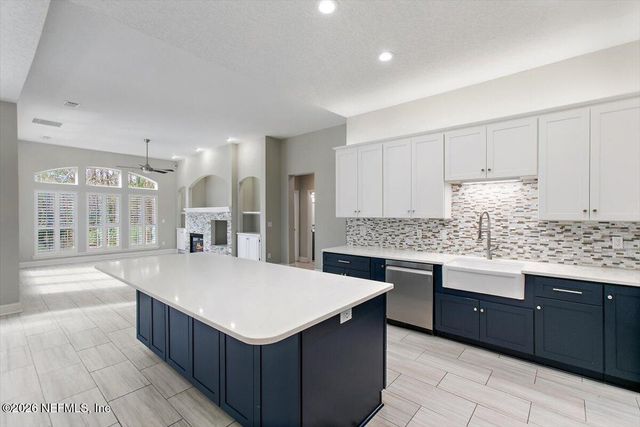 8278 PERSIMMON HILL Lane, Jacksonville, FL 32256