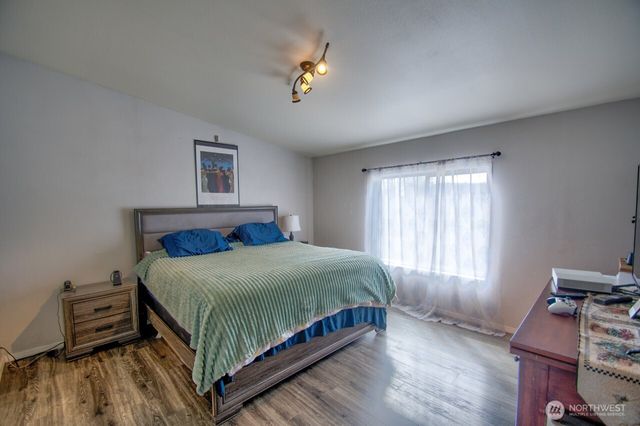 18434 Apricot Street SW, Rochester, WA 98579