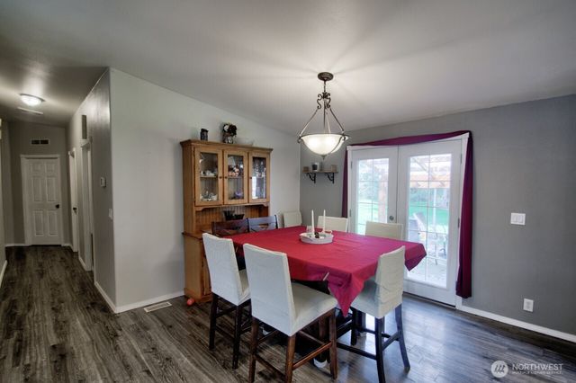 18434 Apricot Street SW, Rochester, WA 98579