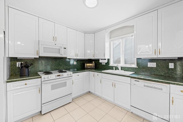 835-B Vail Road, Monroe, NJ 08831