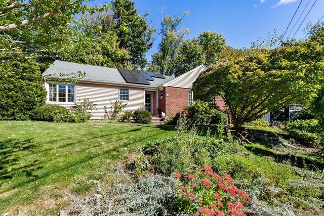4 Stony Brook Rd, Arlington, MA 02476