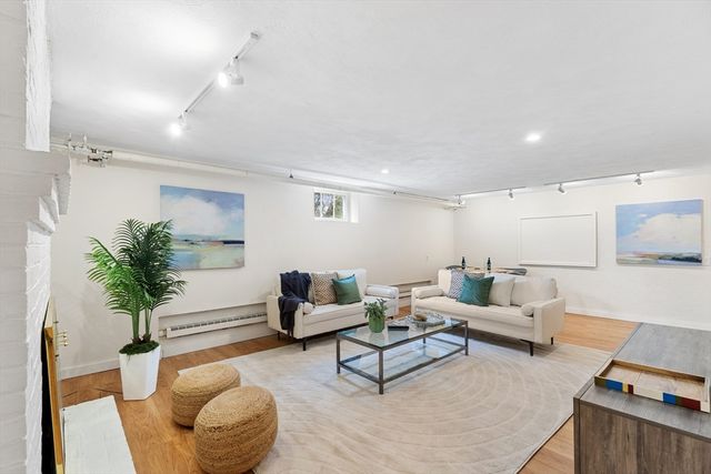 4 Stony Brook Rd, Arlington, MA 02476