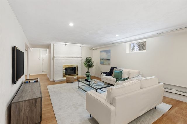 4 Stony Brook Rd, Arlington, MA 02476