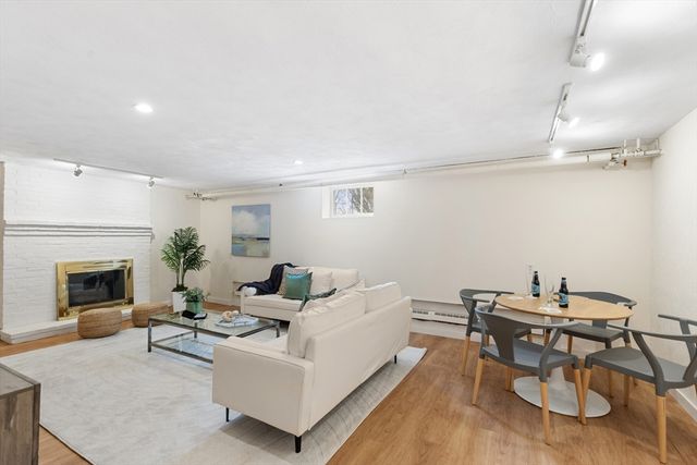 4 Stony Brook Rd, Arlington, MA 02476