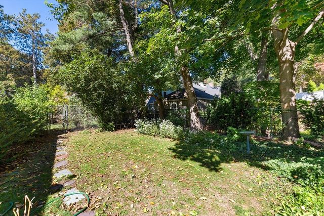 4 Stony Brook Rd, Arlington, MA 02476